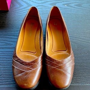 Naturalizer flats